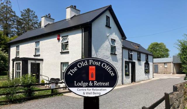 The Old Post Office Lodge Enniskillen Exterior photo