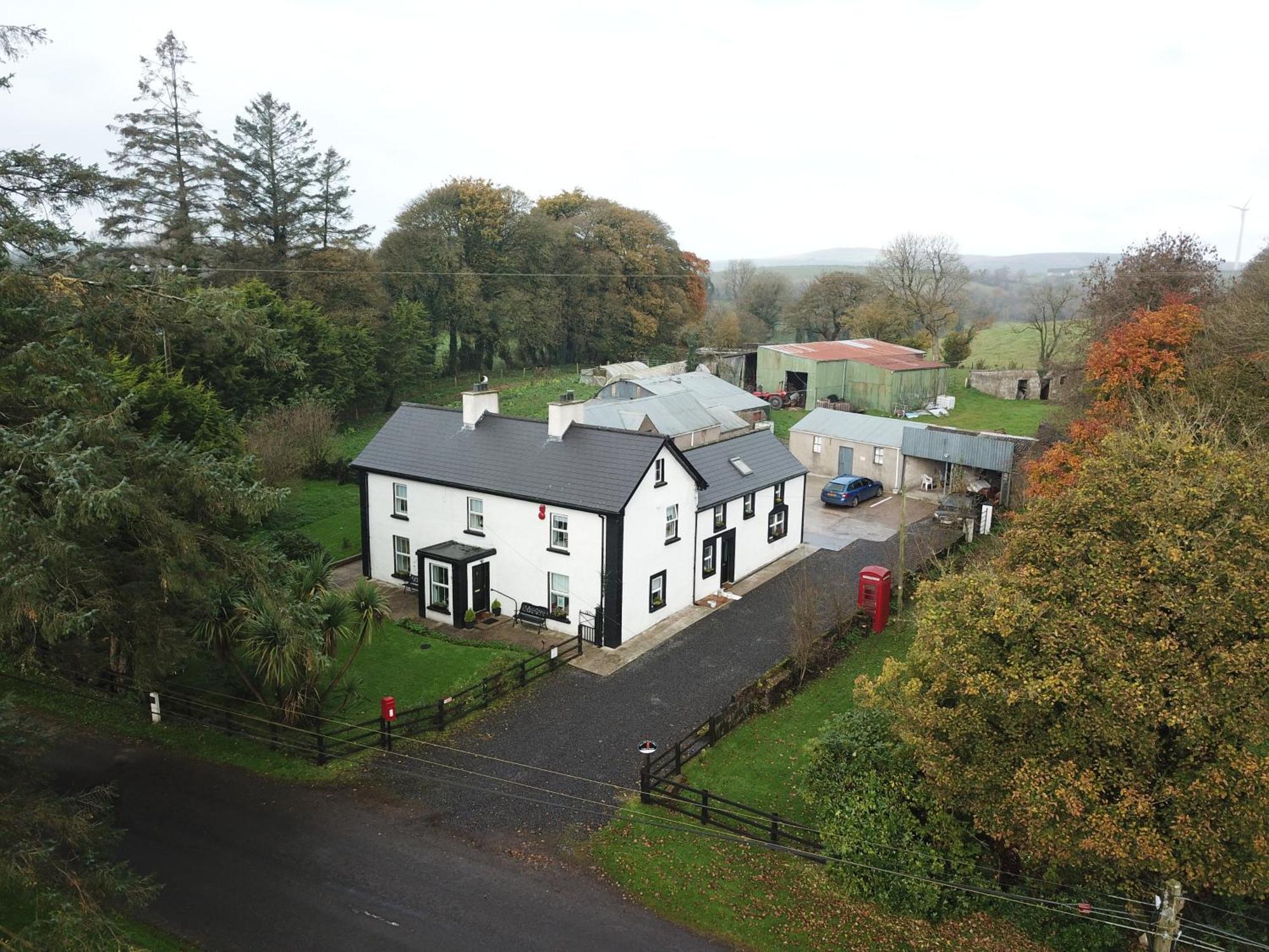 The Old Post Office Lodge Enniskillen Exterior photo