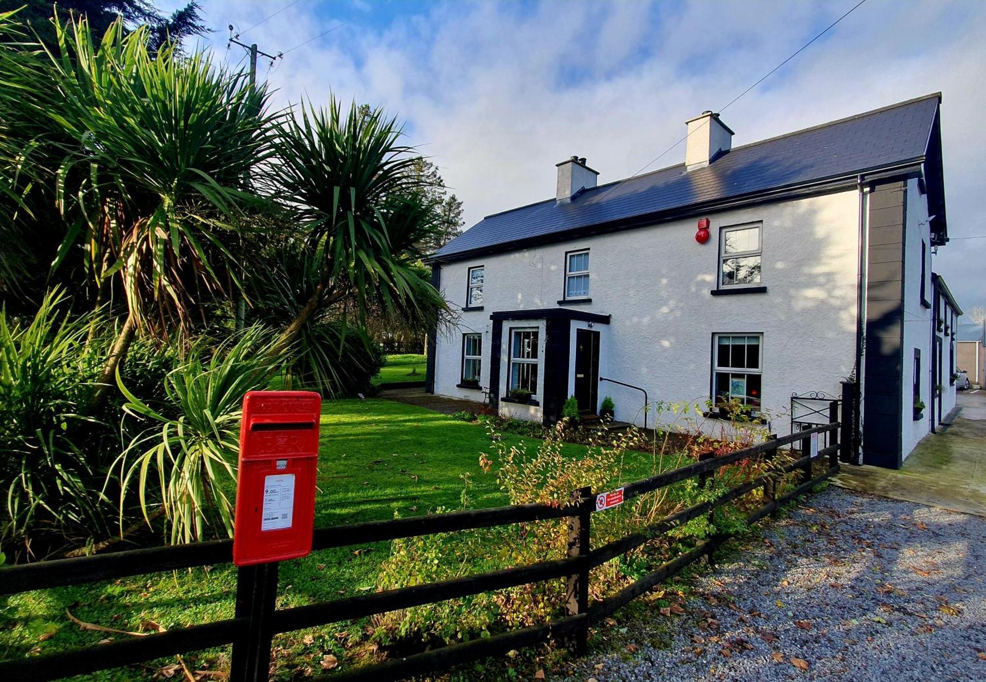 The Old Post Office Lodge Enniskillen Exterior photo